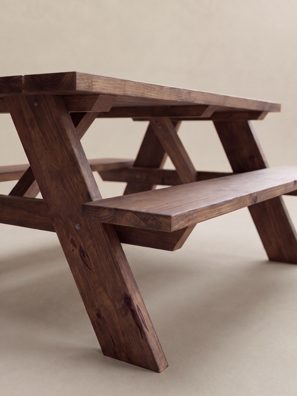 Classic Picnic Table — alternative angle b